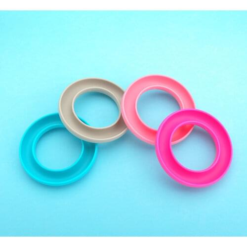 1Pcs Silicone Bobbin Holder Portable DIY Handicraft for Sewing Needles Sewing Tools for Household Rubber Ring Storage Box