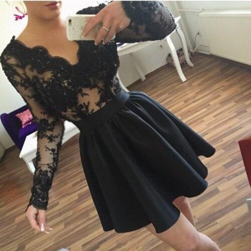 Black V-Neck Homecoming Dresses 2021 A Line Long Sleeve Lace Appliques Backless Elegant Short Formal Mini Party Prom Gown Satin