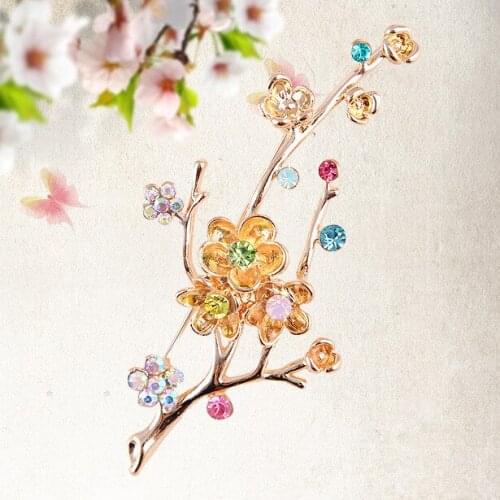 HOSENG Elegant Gold Color Plum Corsage Woman Man Party Wedding Luxury Brooch Crystal Rhinestone Pin Birthday Friends Gift HS_773