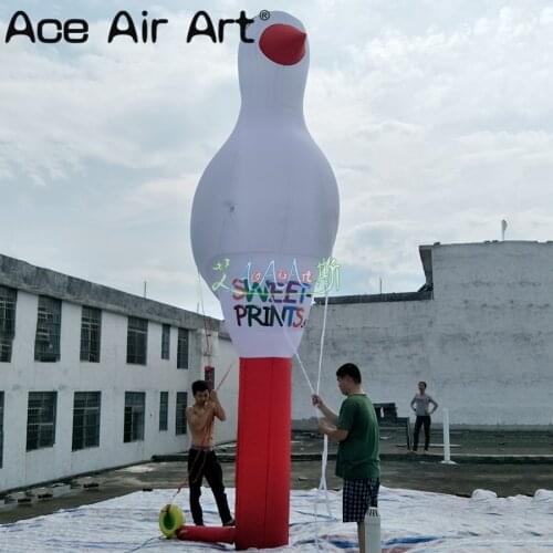 Giant inflatable Holland white crane/bird standing on big red pillar cartoon animal replica for advertising/outdoor display