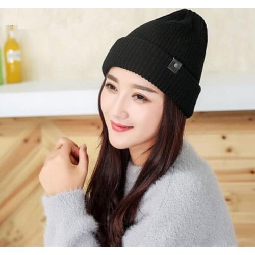 2020 Winter Hats for Women Knitted Wool Beanie Solid Color with Black Feather Cap Warm and Thick Womens hat Fashion Sweet