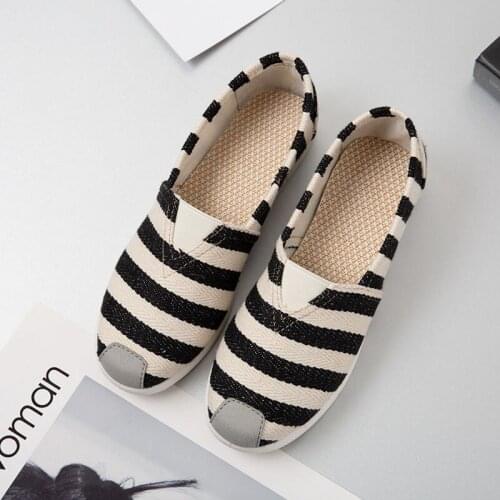 Soft Sole Pedal Lazy Shoes Flat Sole Shoes Breathable Casual Light Pregnant Women Mother Shoes Canvas Shoes Ladies Single Shoes
