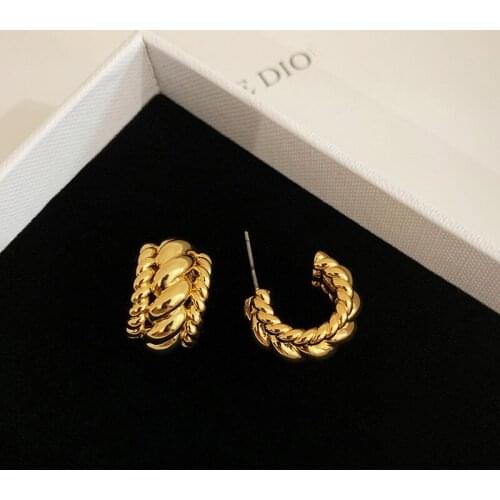 TIMEONLY Elegant Twisted Metal C Shape Stud Earring for Women Ladies Fashion Jewellery Anniversary Gifts Earring 2021 Vintage