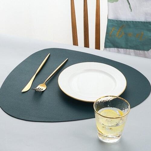 Leather Placemat 2 PCS Tableware Pad Oil Water Resistant Heat Insulation Non-Slip Tablemat Coaster Set for Kitchen Washable Cup