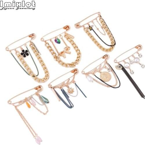 Minimalist Gold Color Retro Punk Big Pins Tassel Metal Brooches for Women Man Couple Hip Hop Long Chain Coat Accessories Brooch