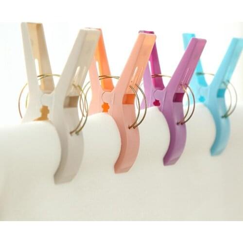 4Pcs Quilt Clothes Clips Practical Large Beach Towel Clips Plastic Quilt Pegs for Laundry Lounger Underwear Organization