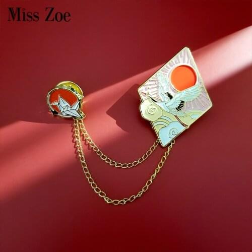 White Crane Red Sun Chain Enamel Pins Custom Oriental Fantasy Brooch Lapel Badge Bag Cartoon Jewelry Gift for Kid Friend