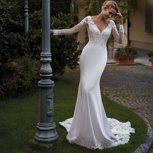 V Neck Long Sleeves Mermaid Slim Fitted Well Wedding Dresses Lace Appliques Backless 2021 Custom Online Bridal Gowns Beach