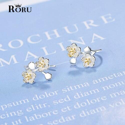 Cute Flower Clove Earrings Female Korean Version Romantic Small Fresh Design Earrings For Women Ear Hook Anti-allergy