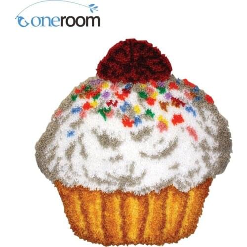 ZD626 Cake Hook Rug Kit DIY Unfinished Crocheting Yarn Mat Latch Hook Rug Kit Floor