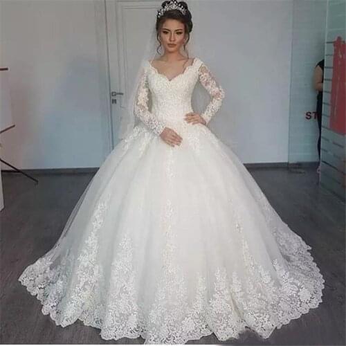 Long Sleeve Lace Ball Gown Wedding Dress Appliques V-neck Ivory Tulle Bridal Wedding Gowns Floor Length Plus Size Bride Dresses