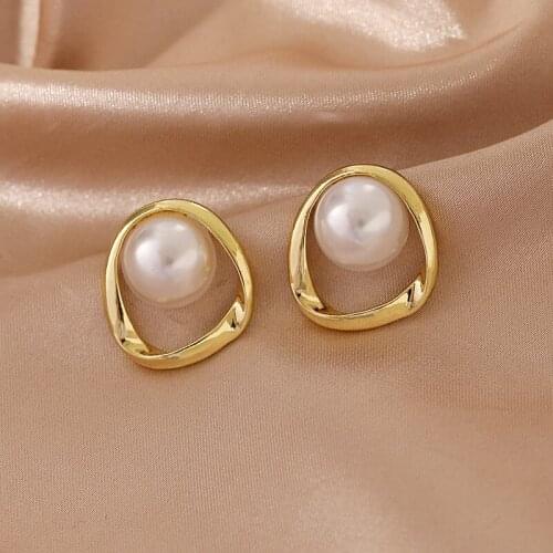 S925 Needle Creative Hollow Pearl Stud Earring for Women Classic Geometric Irregular Jewelry Trendy Elegant Party Accessories