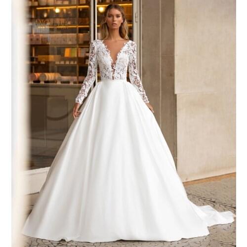 Eightree White A Line Lace Wedding Dresses Elegant Long Sleeve V-neck Backless Bride Dress Cathedral Train Bridal Gown Plus Size