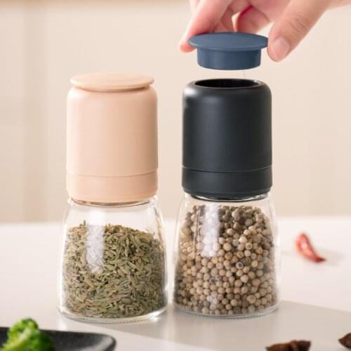 Nordic Style Manual Salt and Pepper Grinder Pulverizer Spice Jar Condiment Bottle Pepper Grain Mill Stainless Pepper Sprayer