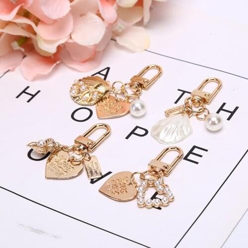 1PC Marine Metal Letter Peach Heart Seashell Faux Pearl Stunning Charm Keyrings Bag pendant keyring Wedding Party gift