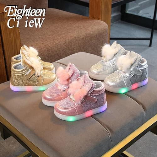 Eighteen CiieW Kids Glowing Shoes