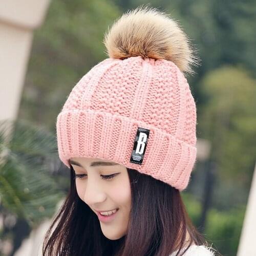 Korean Style Winter Outdoor Brushed and Thick Letter B Wool Hat Womens Warm Earmuffs Woolen Ball Knitted Hat Fashion