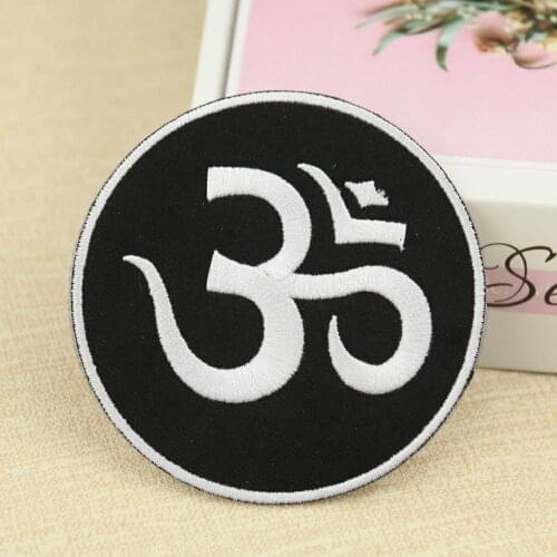 Round Badge Buddhist Mantra Patch Six-character Mantra Religious Element Embroidery Patch DIY Buddhist Disciple Clothe Accessory