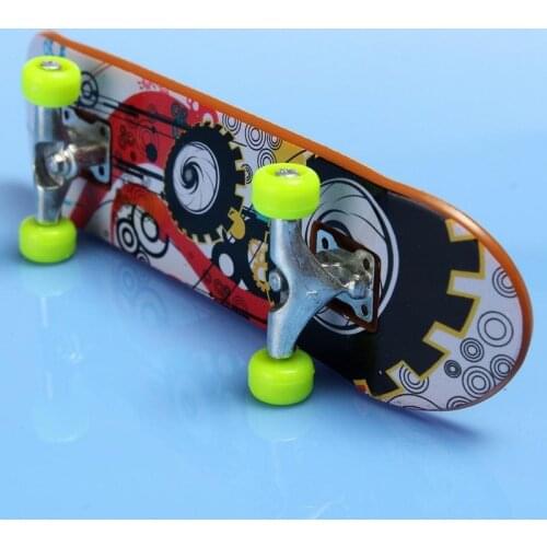 2pcs High Quality Cute Party Favor Kids children Mini Finger Board Fingerboard Alloy Skate Boarding Toys Gift