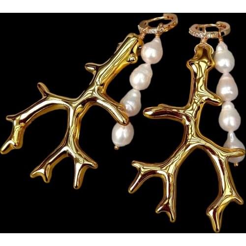 SETTIMANA Women's Gold Earrings