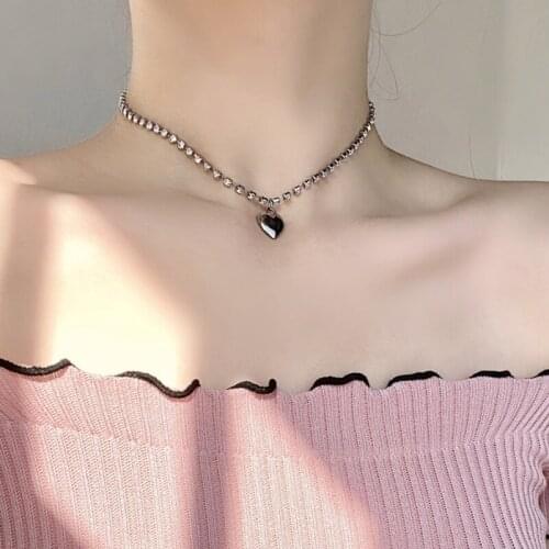 Statement Heart Pendant Chain Necklace For Women Fashion Metal Rhinestone Collarbone Choker Aesthetic Jewelry Initial Charms