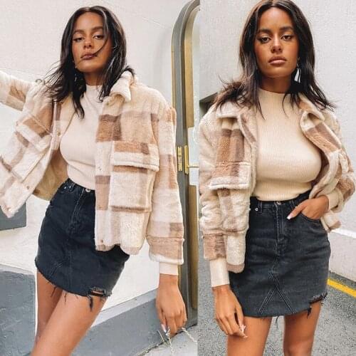2020 New Hot Outfit Women’s Casual Long-sleeved Coat Fashion Plaid Plush Stitching Single-breasted Short Style Jacket Plus Size