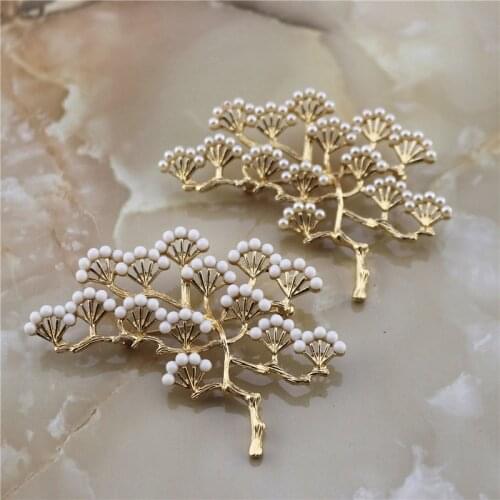 KEQIU White Brooches For Clothes