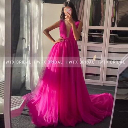 Fuchsia Tulle Long Evening Dresses With Sweep Train Plunging Necklines Elegant A Line Prom Dress 2021 Women Celebrity Gowns