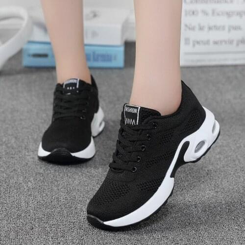 Fashion Women Lightweight Sneakers Running Shoes Outdoor Sports Shoes Breathable Mesh Comfort Running Shoes Air Cushion Lace Up