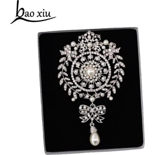 2020 New Luxury brooch large hollow freshwater pearl badge crown notes retro vintage brooch pin fashion accessories