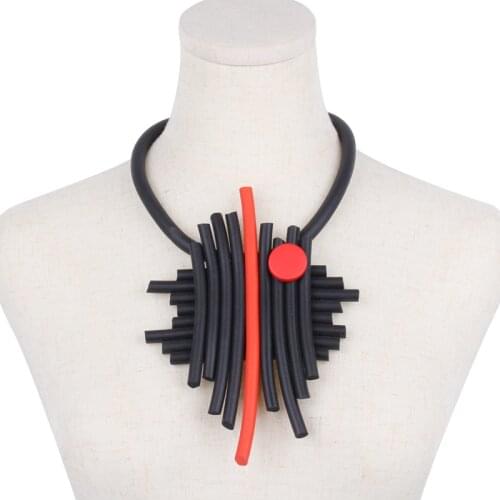 DIY Big Pendant Choker Necklaces For Women Strange Red Round Wooden Pendant Necklace Handmade Rubber Sweater Chain Jewelry Gift