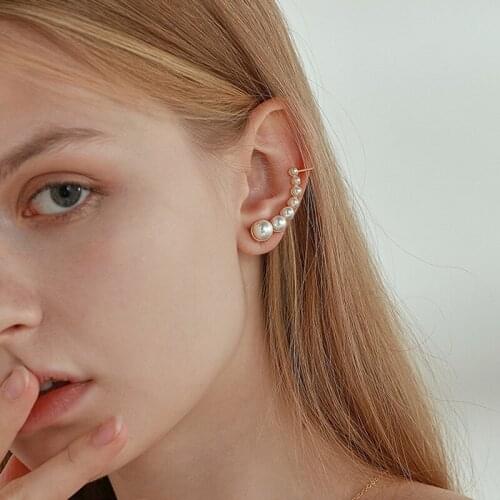 U-Magical Fairy Circle Simulation Pearl Clip Earrings for Women Beaded Textured Gold Metallic Earrings Jewelry Pendientes