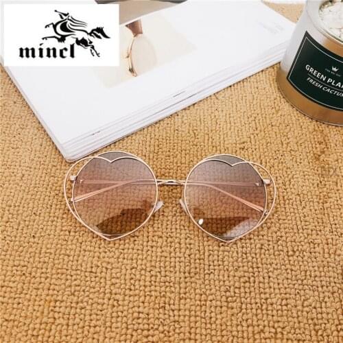 Vintage Black Round Love Heart Sunglasses For Women Men Alloy Oversize Brand Metal Party Sun Glasses Female Shades UV400 NX