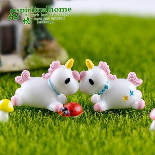 1 Pcs Mini High 2cm Rainbow Unicorn Animal Miniature Garden Accessories Modern Pop Miniature Figurines Fairy Garden