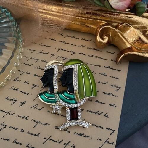 The new baroque palace restoring ancient ways the contracted cleopatra drop glaze enamel brooch pin female French grace