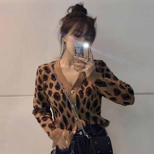 2021 Women Button Down Sweater Casual Long Sleeve V Neck Leopard Print Loose Knit Cardigan for Shopping Dating Vacation