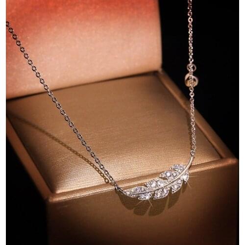 2021 New Leaf Pendants Necklaces For Women Feather Leaf Choker Chain Crystal White Gold Color Fashion Jewelry KBN378