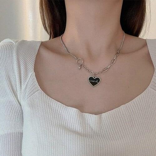 U-Magical Charming Black Enamel Love Heart Pendant Necklace for Women Letter Asymmetry Toggle Clasp Metal Chain Necklace Jewelry
