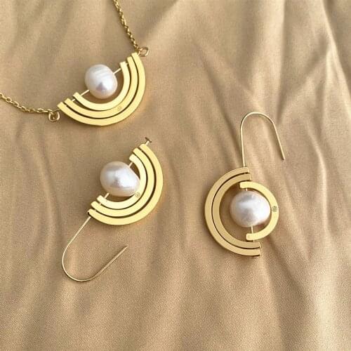 Korean Fashion Jewelry Sets For Women2021 New Vintage Multilayer Gold Choker With Natural Pearl Stud Earring Pendant Necklace