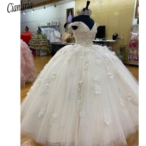 Quinceanera Dresses With Dechable Sleeves Sweetheart Tulle Lace Applique Sweet 16 Dress Party Wear