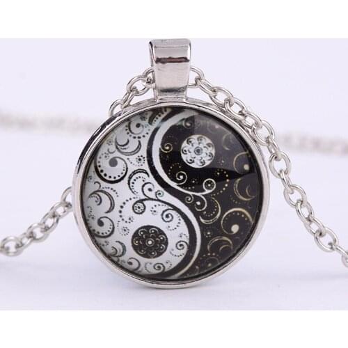 Chinese Classic Cultural Tai Chi Yin Yang Bagua Pattern Round Glass Pendent Necklace for Women Men Girls Kids Neck Jewelry Gift
