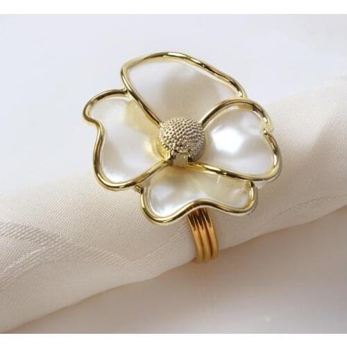 Fashion napkin ring white flowers napkin ring hotel beautiful buckle wedding tabletop decorations SN2346