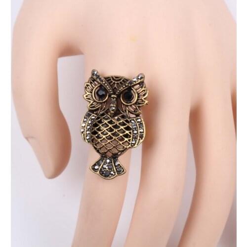 Fashion New 2021 Alloy Metal Female Party Ring Jewelry Vintage Gold Color Plated Retro Bead Rhinestone Animal Owl Ring for Women