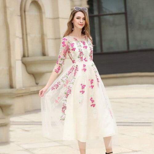 Vintage Women Autumn Maxi Dresses O-Neck Floral Embroidery High Waist Vestido de Festa Plus Size Diamonds Long Dress Female N609