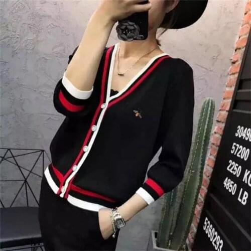 Wholesale New Embroidery Little Bee Sweater Cardigan Womens Loose Korean Long-sleeved Sweater V-neck Winter Jacket Wholesale