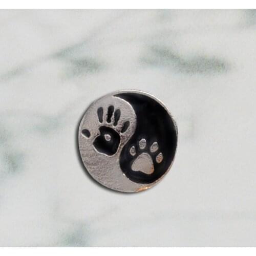 Pet Jewelry Taiji Ying yang black and white round pendant Human hand print and dog cat paw print pins Lapel pin