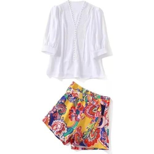 European and American womens wear for spring 2021 white shirt with five-quarter sleeves Printed shorts Fashion suits