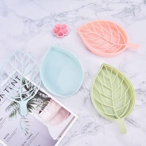 Portable Leaf Shape Plastic Soap Dish Non-slip Holder Toilet Bathroom Soap Tray