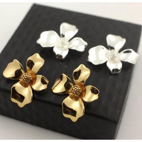 Lily Flower 4 Petals with Stamens Pendant Charms Brass Metal Findings DIY Stuffs DIY Jewelry Accessories Choose Colors