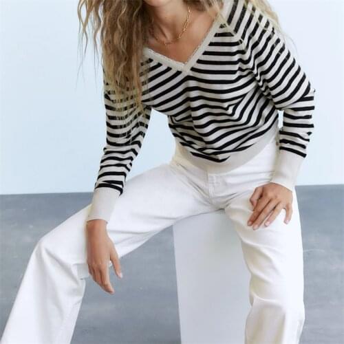 TRAFWomen 2021 Fashion Lace Stitched Embroidery Stitching Sweater Vintage V-neck Long Sleeve Female Outerwear Streetwear